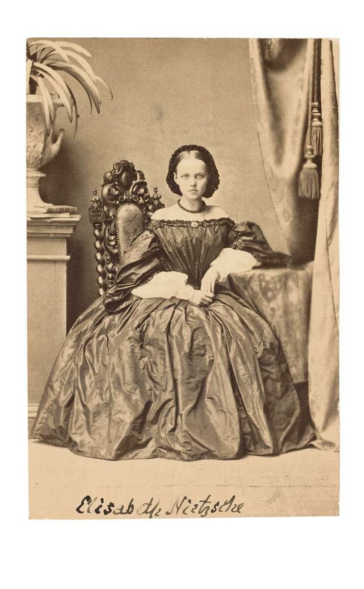 Period photograph of Elisabeth Nietzsche